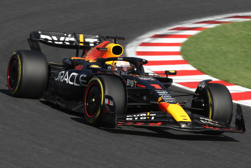 }bNXEtFX^by@RED BULL RACING 鎭T[Lbg 2023 F1 {GP wAsR[i[
