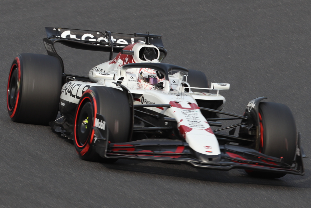 マックス・フェルスタッペン　RED BULL RACING 鈴鹿サーキット　2025 F1 日本GP ヘアピンコーナー
