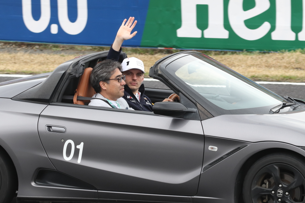 マックス・フェルスタッペン　ORACLE RED BULL RACING  2025 F1 日本GP 鈴鹿サーキット　ヘアピンコーナー
