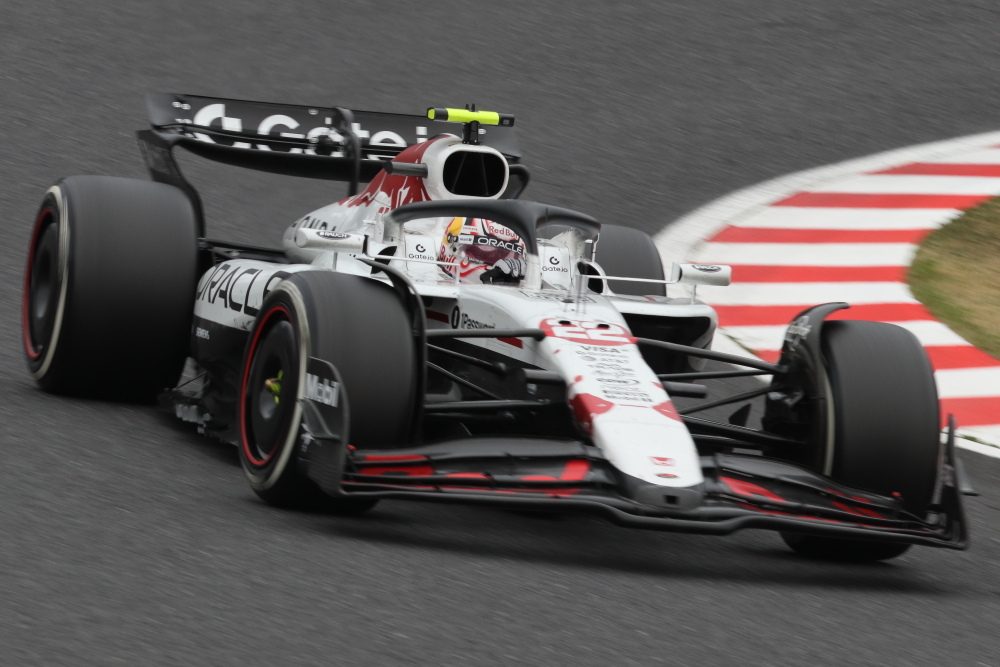 角田裕毅 2025 F1 日本GP 鈴鹿サーキット　ヘアピンコーナー