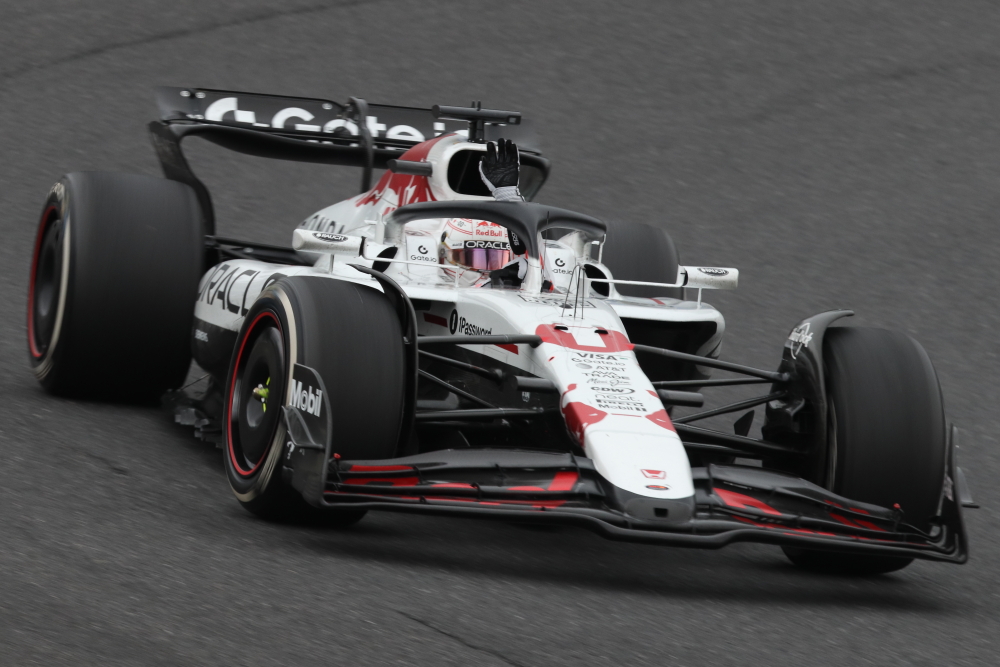 マックス・フェルスタッペン　RED BULL RACING 鈴鹿サーキット　2025 F1 日本GP ヘアピンコーナー