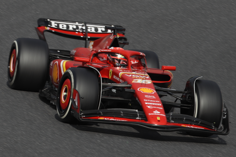 VEN[@SCUDERIA FERRARI@鎭T[Lbg 