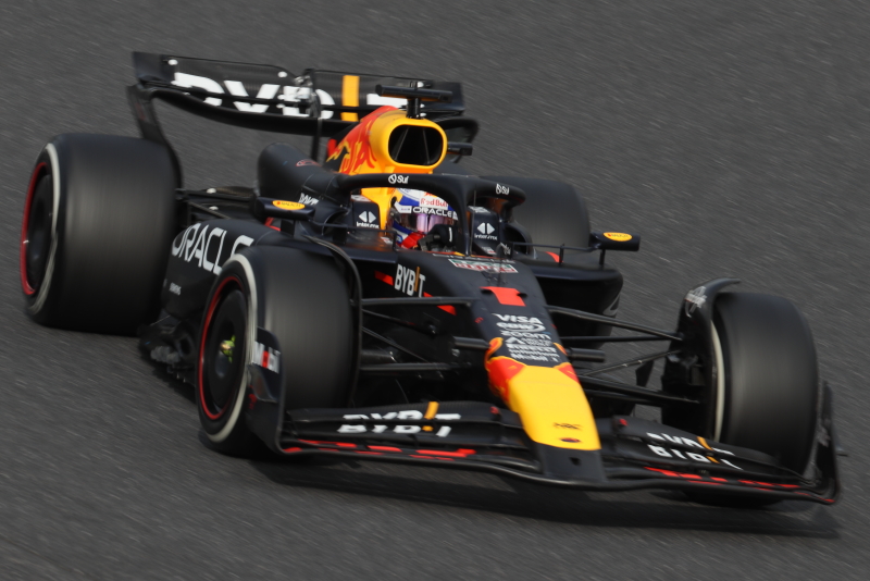 }bNXEtFX^by@RED BULL RACING 鎭T[Lbg 2024 F1 {GP wAsR[i[