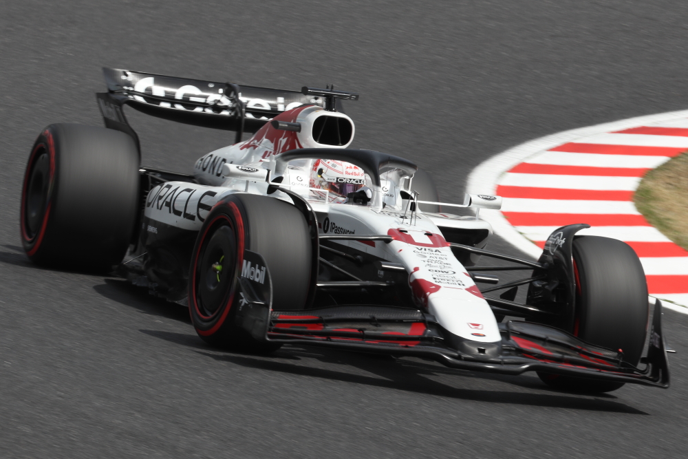 マックス・フェルスタッペン　RED BULL RACING 鈴鹿サーキット　2025 F1 日本GP ヘアピンコーナー